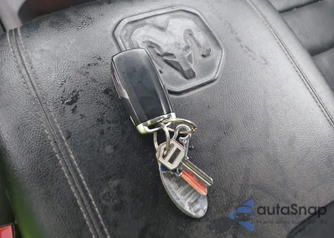 2023 Ram 1500 Laramie 4X4 5'7 Box z USA, uszkodzony, nr VIN 1C6SRFJT9PN542437